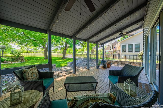 530 Sand Bend, Kerrville, TX 78028