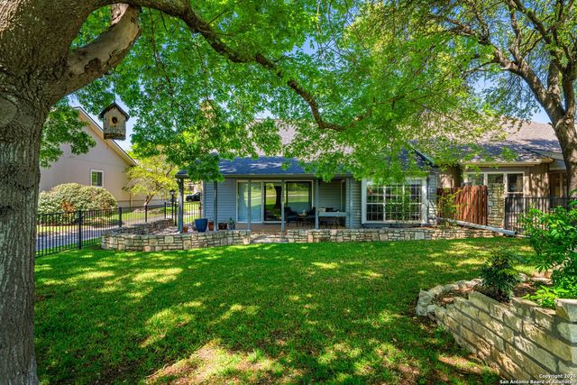 530 Sand Bend, Kerrville, TX 78028