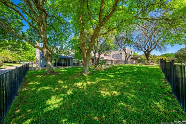 530 Sand Bend, Kerrville, TX 78028