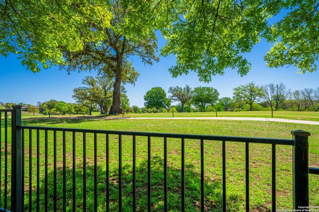 530 Sand Bend, Kerrville, TX 78028