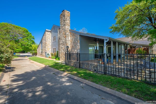 530 Sand Bend, Kerrville, TX 78028