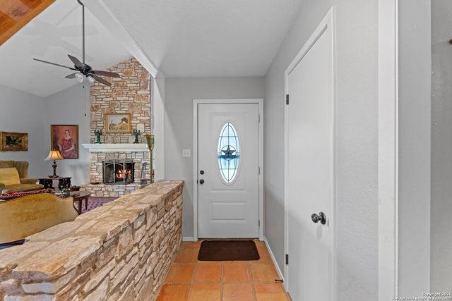 530 Sand Bend, Kerrville, TX 78028