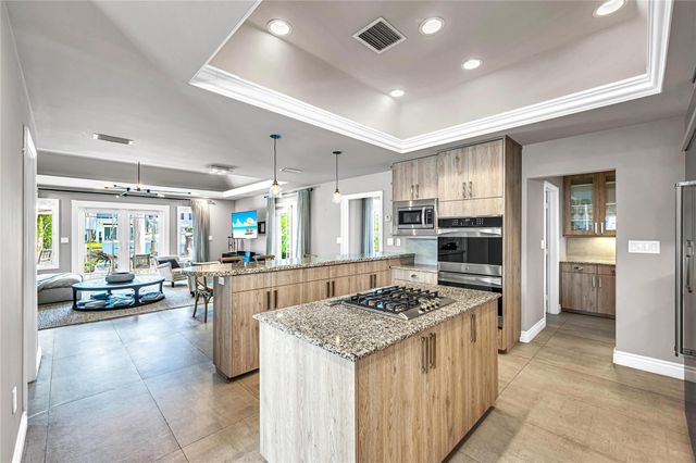 166 Royal Palm Drive, Fort Lauderdale, FL 33301