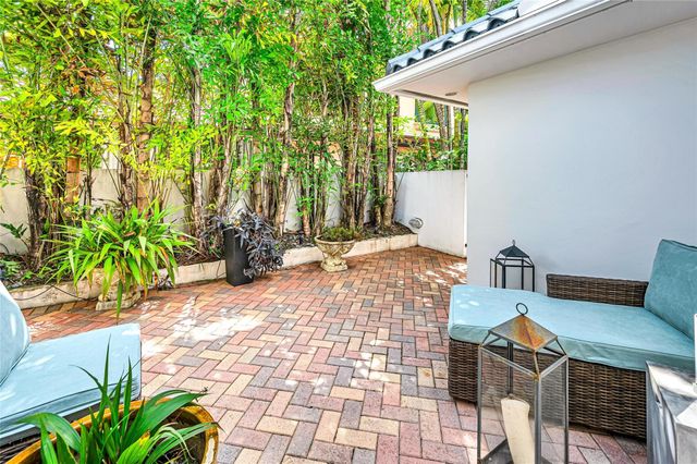 166 Royal Palm Drive, Fort Lauderdale, FL 33301