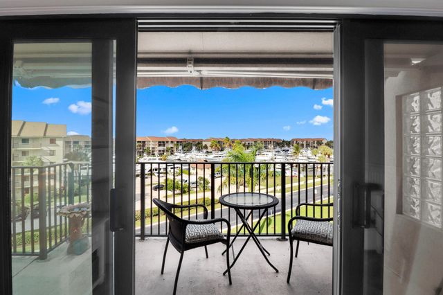 901 Seafarer Circle 503, Jupiter, FL 33477