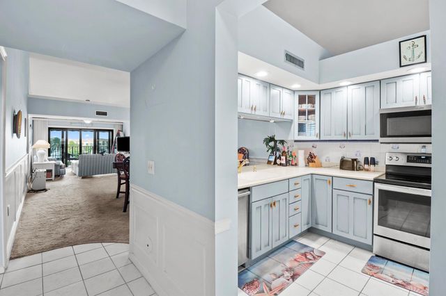 901 Seafarer Circle 503, Jupiter, FL 33477