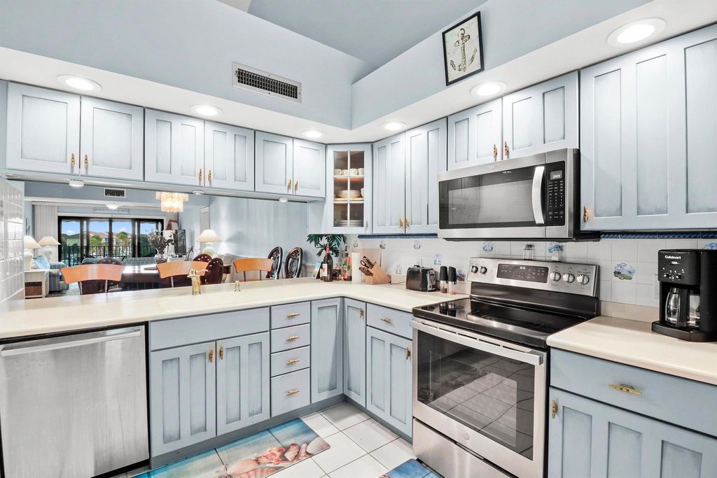 901 Seafarer Circle 503, Jupiter, FL 33477