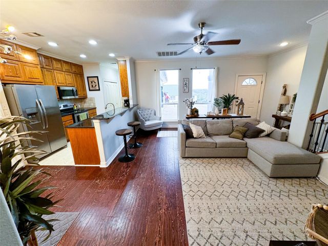 1213 Delsie DR B, Austin, TX 78734