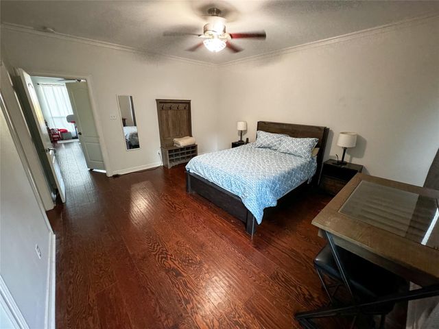 1213 Delsie DR B, Austin, TX 78734