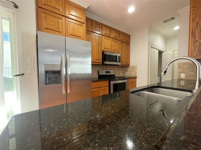 1213 Delsie DR B, Austin, TX 78734
