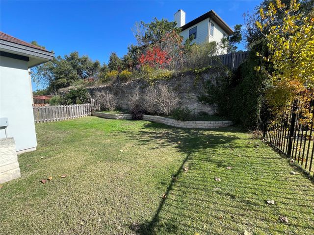 1213 Delsie DR B, Austin, TX 78734