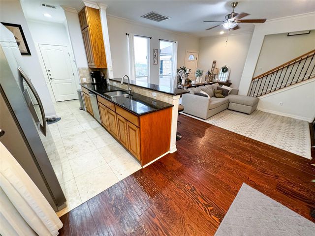 1213 Delsie DR B, Austin, TX 78734