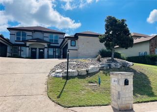 1213 Delsie DR B, Austin, TX 78734