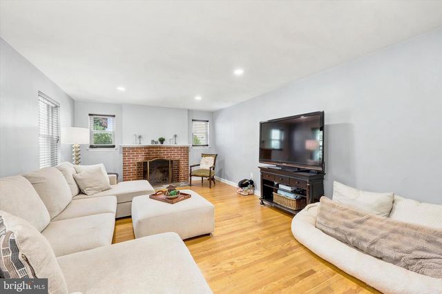 39 HAVERFORD RD, Ardmore, PA 19003