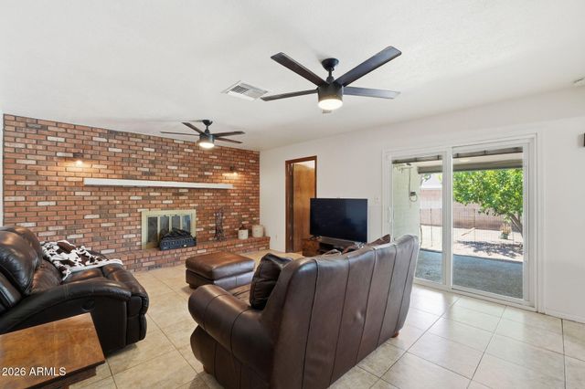 846 N WHITING Circle, Mesa, AZ 85213