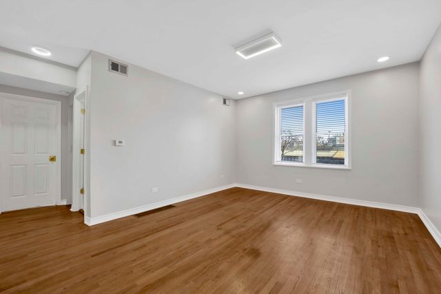 3024 N Pulaski Road 4B, Chicago, IL 60641