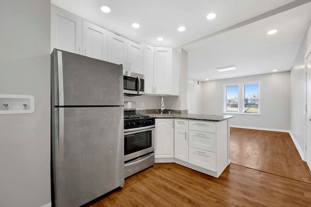 3024 N Pulaski Road 4B, Chicago, IL 60641