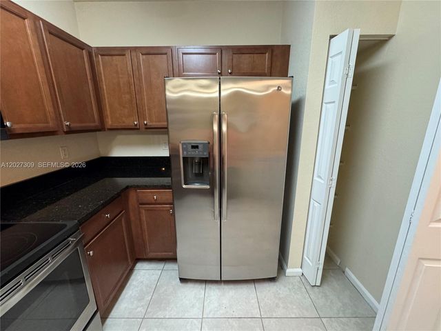 8650 NW 97 ave 216, Doral, FL 33178