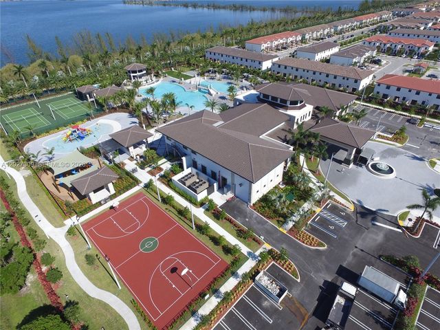 8650 NW 97 ave 216, Doral, FL 33178