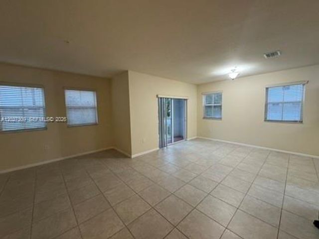 8650 NW 97 ave 216, Doral, FL 33178