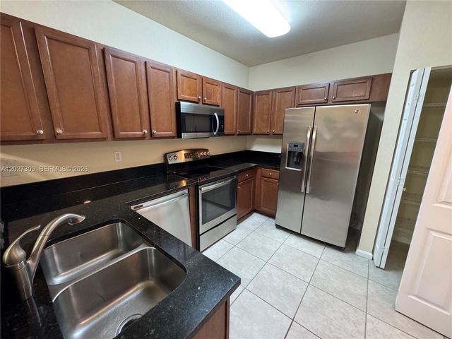 8650 NW 97 ave 216, Doral, FL 33178