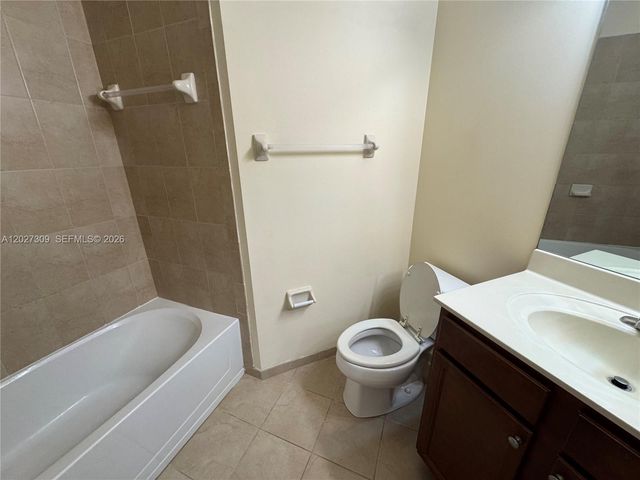 8650 NW 97 ave 216, Doral, FL 33178