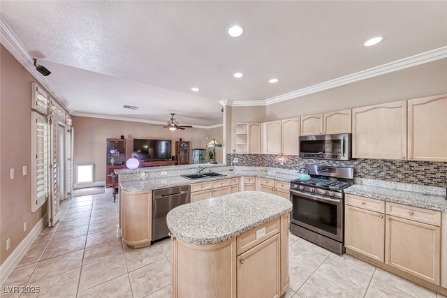 8839 La Manga Avenue, Las Vegas, NV 89147