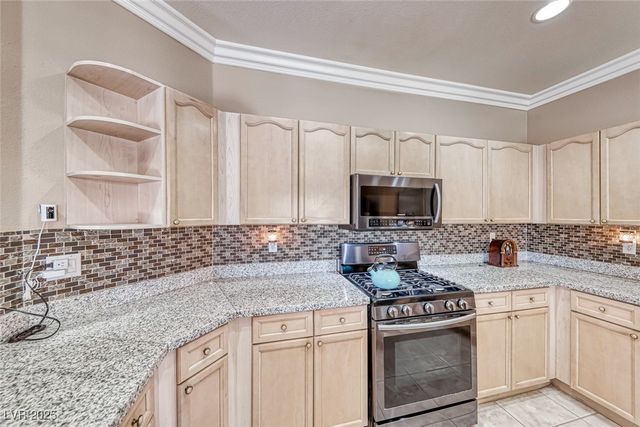 8839 La Manga Avenue, Las Vegas, NV 89147