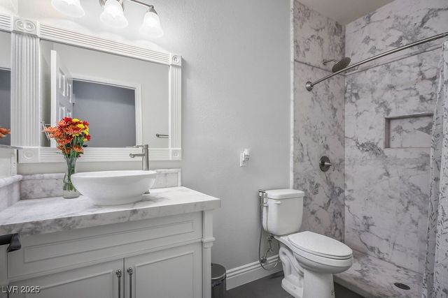 8839 La Manga Avenue, Las Vegas, NV 89147