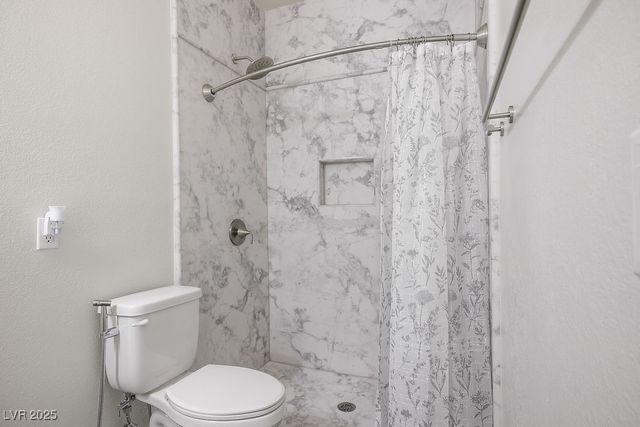 8839 La Manga Avenue, Las Vegas, NV 89147