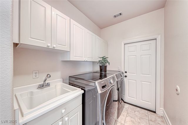 8839 La Manga Avenue, Las Vegas, NV 89147