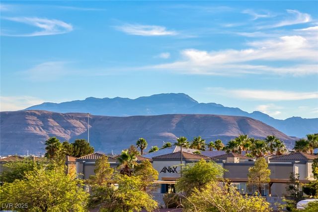 8839 La Manga Avenue, Las Vegas, NV 89147