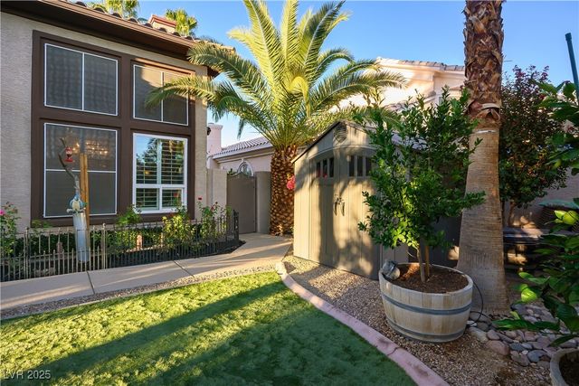 8839 La Manga Avenue, Las Vegas, NV 89147