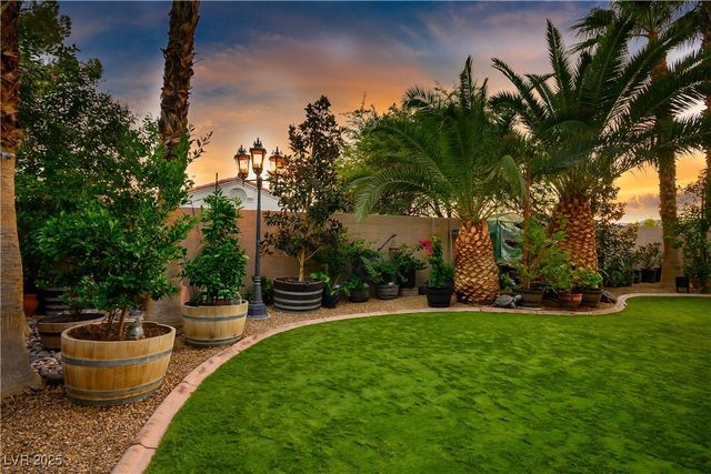 8839 La Manga Avenue, Las Vegas, NV 89147