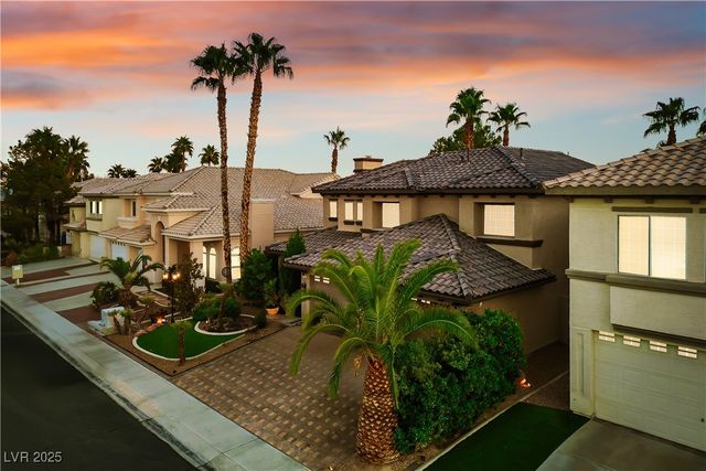 8839 La Manga Avenue, Las Vegas, NV 89147