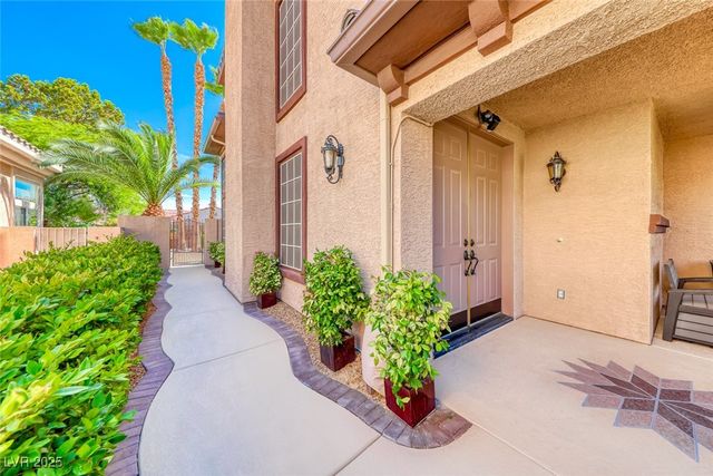 8839 La Manga Avenue, Las Vegas, NV 89147