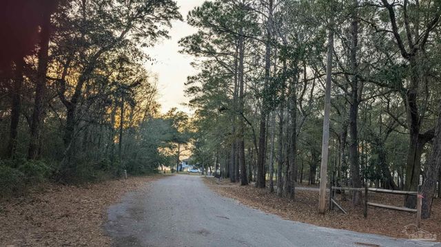 5549 Bay Edge Ln, Milton, FL 32583