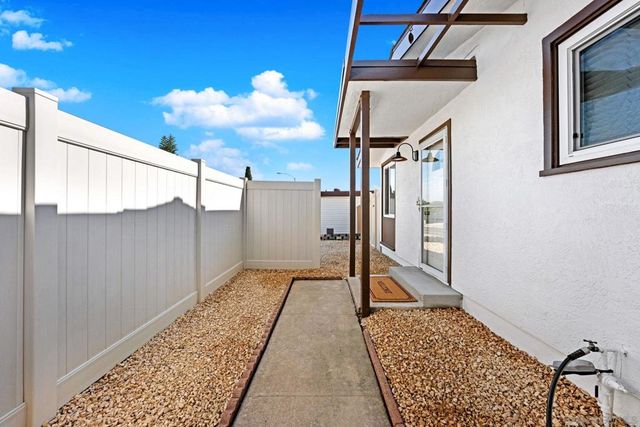 8937 Hammond Dr, San Diego, CA 92123