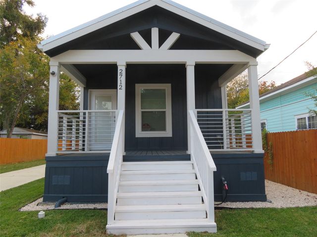 2712 Bering Street, Houston, TX 77003