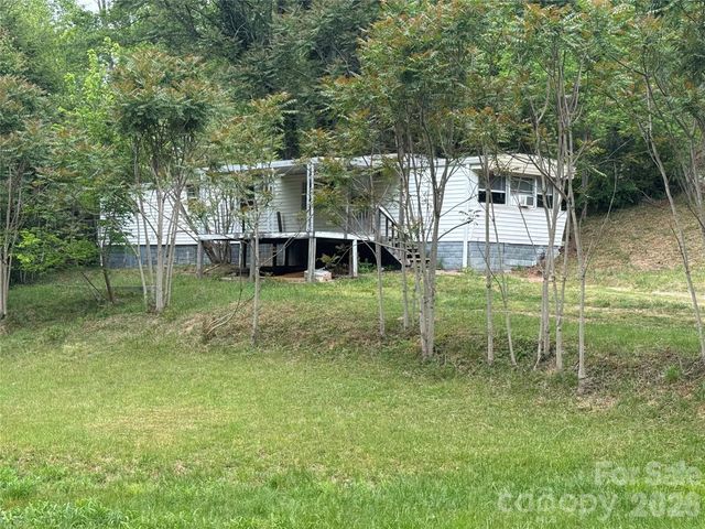 45 Overbrook Drive, Saluda, NC 28773