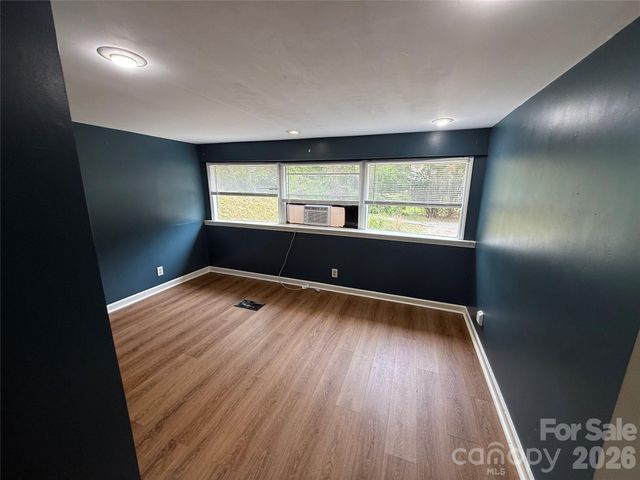 45 Overbrook Drive, Saluda, NC 28773