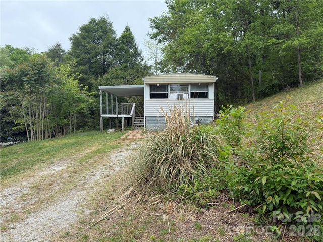 45 Overbrook Drive, Saluda, NC 28773