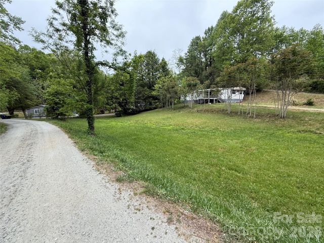 45 Overbrook Drive, Saluda, NC 28773