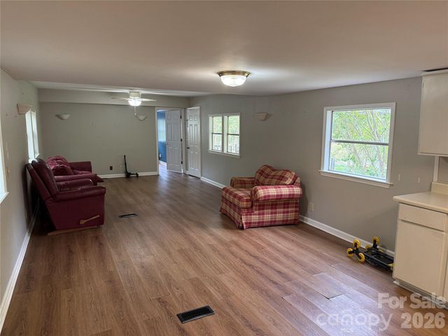 45 Overbrook Drive, Saluda, NC 28773