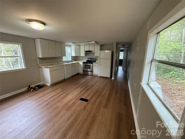 45 Overbrook Drive, Saluda, NC 28773