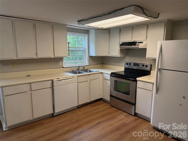 45 Overbrook Drive, Saluda, NC 28773