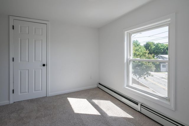 11 Millville Street, Salem, NH 03079