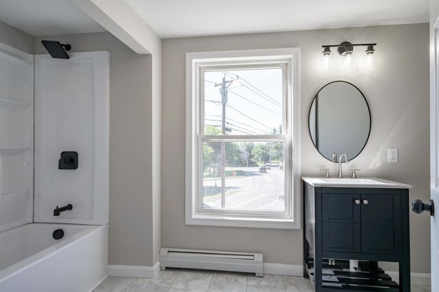 11 Millville Street, Salem, NH 03079