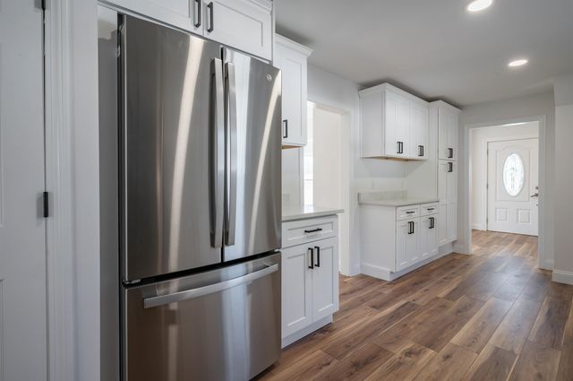 11 Millville Street, Salem, NH 03079