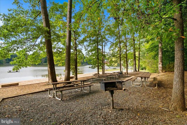 4706 PINECREST CT, Dumfries, VA 22025